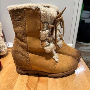 Sorel Tan Women's Boots with Cream Fur Lining
